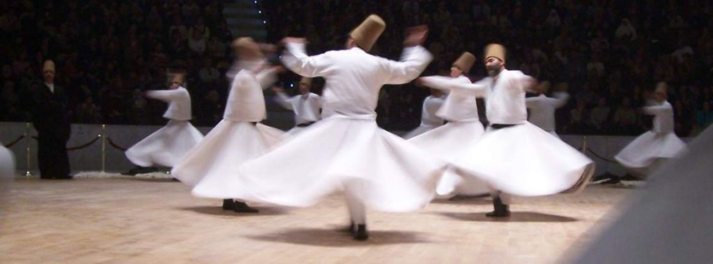 http://www.turklider.org/TR/Portals/57ad7180-c5e7-49f5-b282-c6475cdb7ee7/UserFiles/MR%20CAN%20AKIN/MEVLANA%20T%C3%96REN.jpg