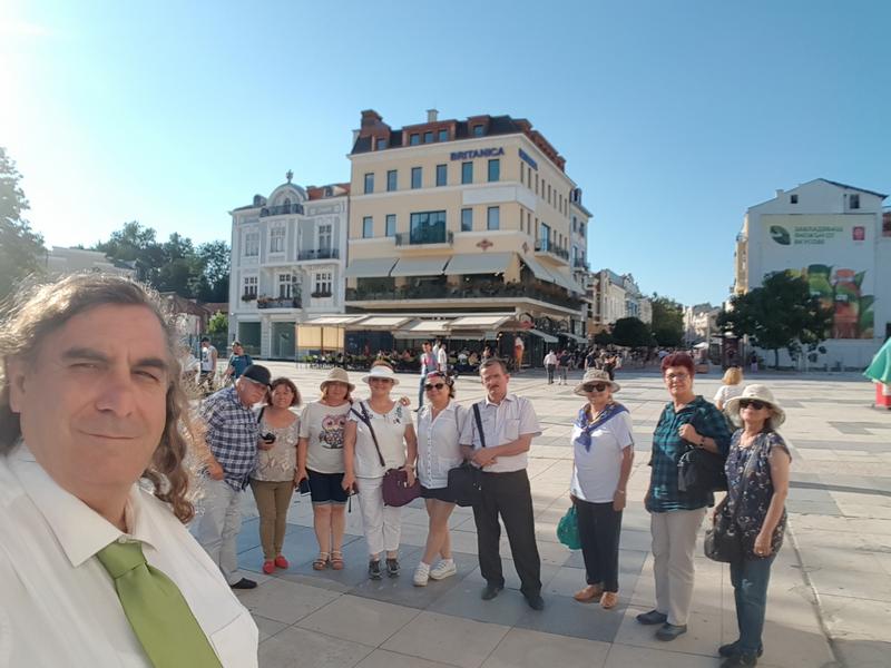 http://www.turklider.org/TR/Portals/57ad7180-c5e7-49f5-b282-c6475cdb7ee7/UserFiles/MR%20CAN%20AKIN/can_akin_bulgaristan%20(1).jpg