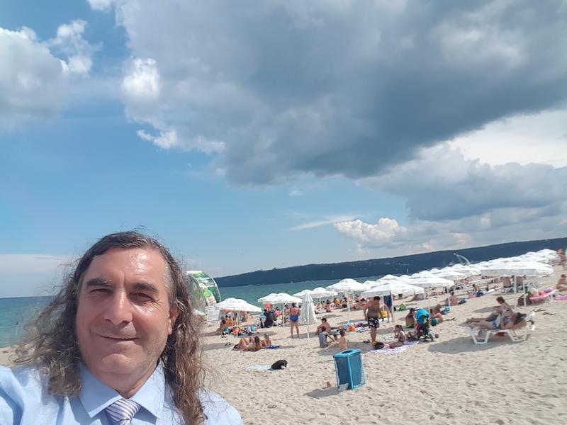 http://www.turklider.org/TR/Portals/57ad7180-c5e7-49f5-b282-c6475cdb7ee7/UserFiles/MR%20CAN%20AKIN/gesam_varna%20(1).jpg