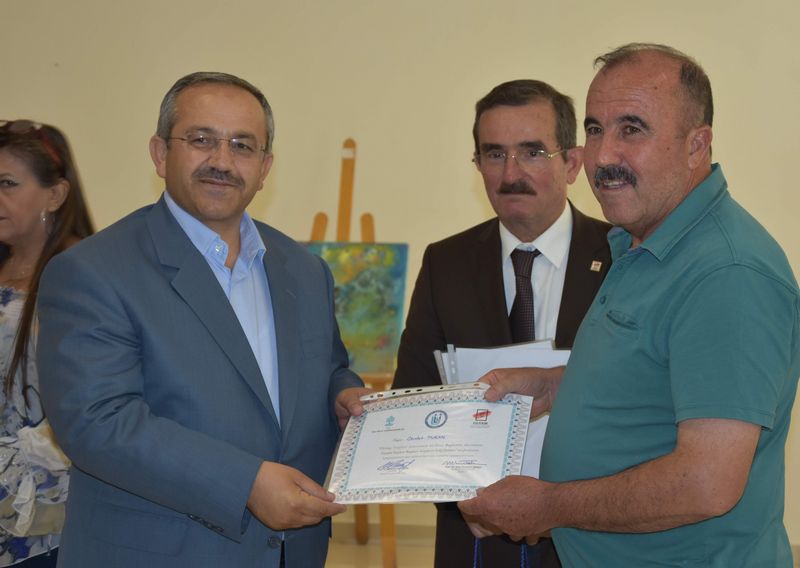 http://www.turklider.org/TR/Portals/57ad7180-c5e7-49f5-b282-c6475cdb7ee7/UserFiles/MR%20CAN%20AKIN/bayburt%20gesam%20(16).jpg