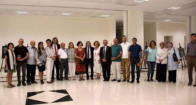 http://www.turklider.org/TR/Portals/57ad7180-c5e7-49f5-b282-c6475cdb7ee7/UserFiles/MR%20CAN%20AKIN/bayburt%20gesam%20(33).jpg
