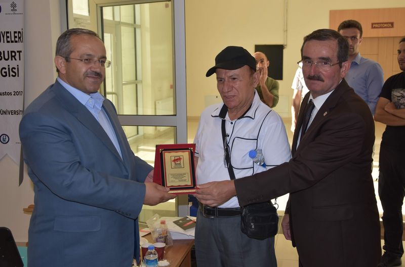 http://www.turklider.org/TR/Portals/57ad7180-c5e7-49f5-b282-c6475cdb7ee7/UserFiles/MR%20CAN%20AKIN/bayburt%20gesam%20(9).jpg