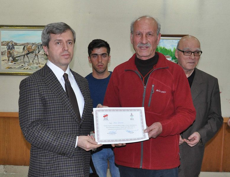 http://www.turklider.org/TR/Portals/57ad7180-c5e7-49f5-b282-c6475cdb7ee7/UserFiles/MR%20CAN%20AKIN/bitlis%20gesam%20(17).jpg
