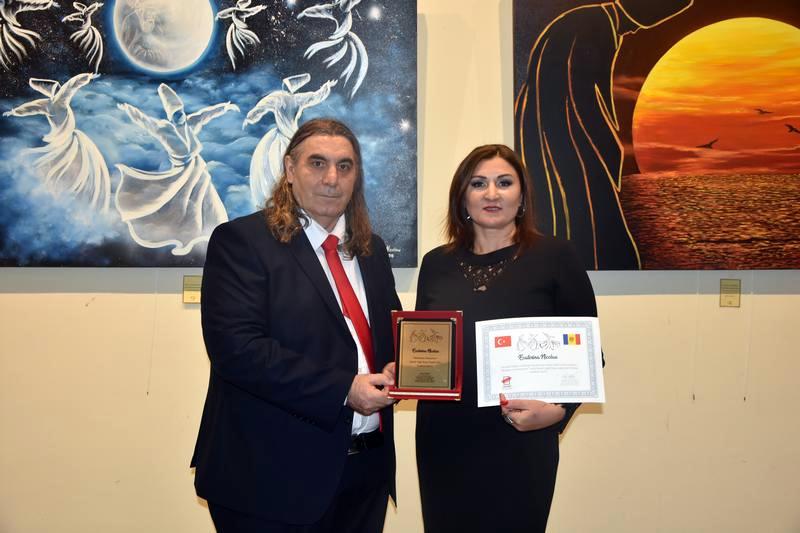 http://www.turklider.org/TR/Portals/57ad7180-c5e7-49f5-b282-c6475cdb7ee7/UserFiles/MR%20CAN%20AKIN/can_akin_ecaterina_nicolau_gar%20(21).JPG