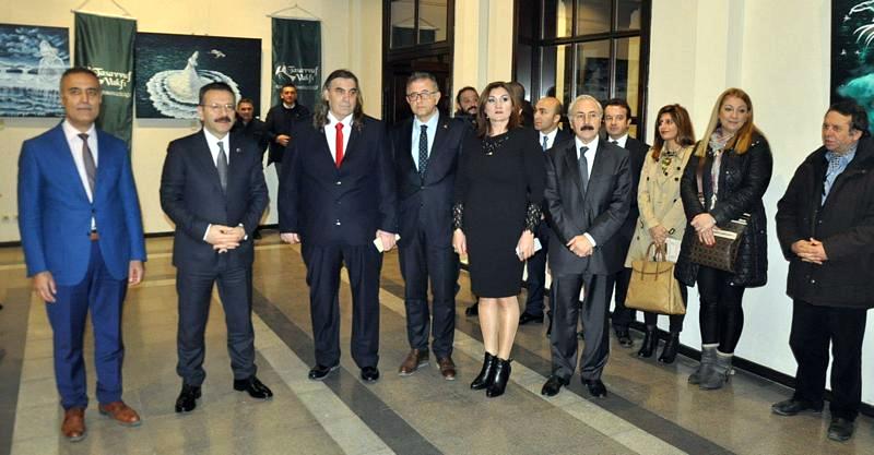 http://www.turklider.org/TR/Portals/57ad7180-c5e7-49f5-b282-c6475cdb7ee7/UserFiles/MR%20CAN%20AKIN/can_akin_ecaterina_nicolau_gar%20(4).jpg