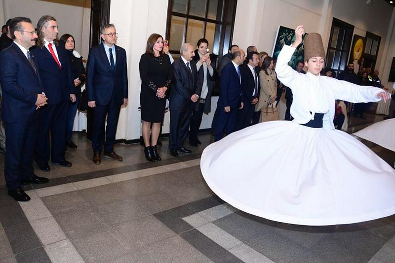 http://www.turklider.org/TR/Portals/57ad7180-c5e7-49f5-b282-c6475cdb7ee7/UserFiles/MR%20CAN%20AKIN/can_akin_ecaterina_nicolau_gar%20(8).jpg