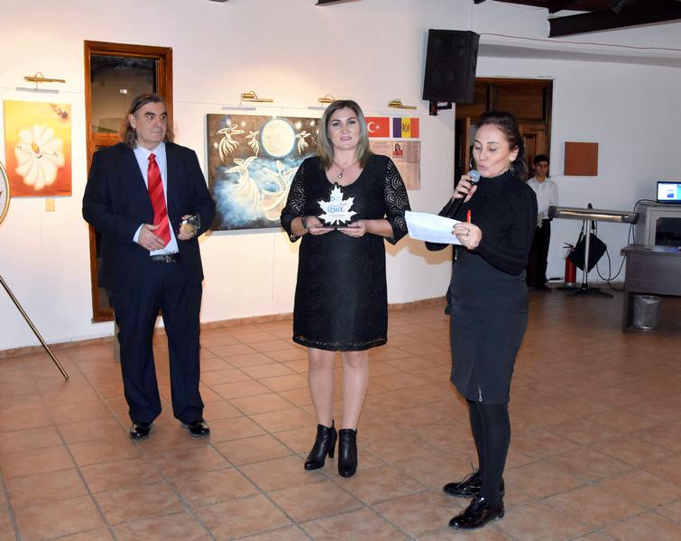 http://www.turklider.org/TR/Portals/57ad7180-c5e7-49f5-b282-c6475cdb7ee7/UserFiles/MR%20CAN%20AKIN/can_akin_ecaterina_nicolau_izmit%20(14).JPG