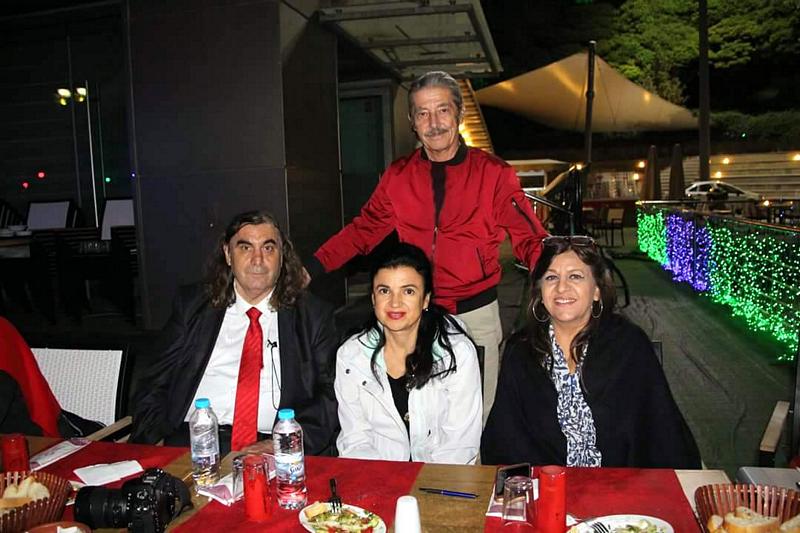 http://www.turklider.org/TR/Portals/57ad7180-c5e7-49f5-b282-c6475cdb7ee7/UserFiles/MR%20CAN%20AKIN/can_akin_gesam_kitap%20(54).jpg