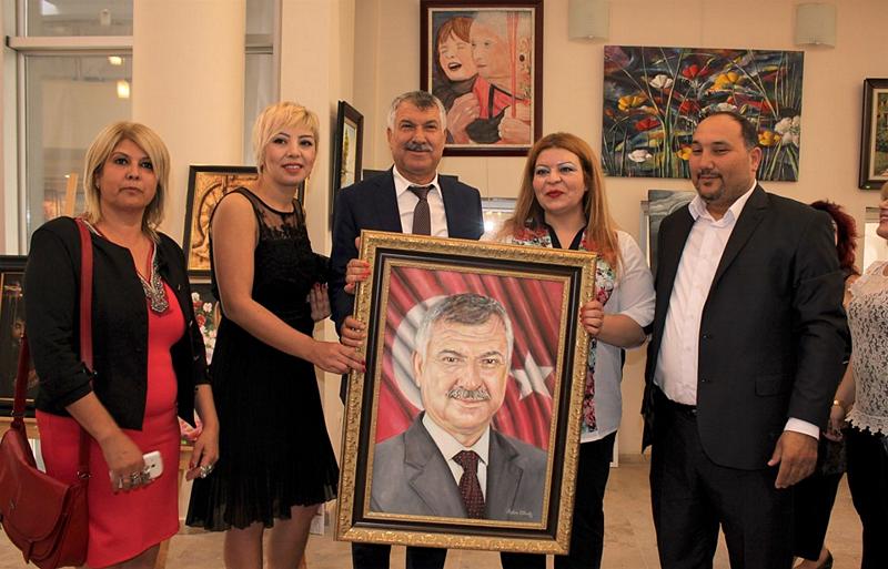 http://www.turklider.org/TR/Portals/57ad7180-c5e7-49f5-b282-c6475cdb7ee7/UserFiles/MR%20CAN%20AKIN/can_akin_seyhan%20(8).jpg