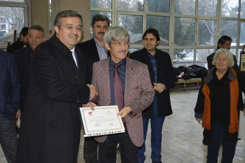 http://www.turklider.org/TR/Portals/57ad7180-c5e7-49f5-b282-c6475cdb7ee7/UserFiles/MR%20CAN%20AKIN/gesam%20afyonkarahisar%20(6).JPG