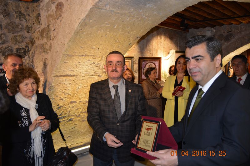 http://www.turklider.org/TR/Portals/57ad7180-c5e7-49f5-b282-c6475cdb7ee7/UserFiles/MR%20CAN%20AKIN/gesam%20kayseri%20(3).JPG