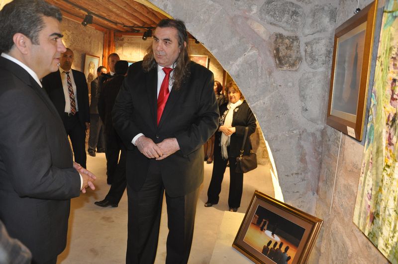 http://www.turklider.org/TR/Portals/57ad7180-c5e7-49f5-b282-c6475cdb7ee7/UserFiles/MR%20CAN%20AKIN/gesam%20kayseri%20(9).JPG