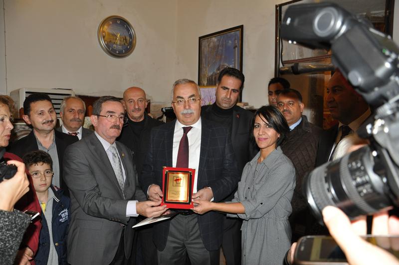 http://www.turklider.org/TR/Portals/57ad7180-c5e7-49f5-b282-c6475cdb7ee7/UserFiles/MR%20CAN%20AKIN/gesam%20tokat%20(15).JPG