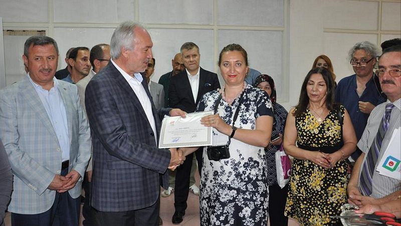 http://www.turklider.org/TR/Portals/57ad7180-c5e7-49f5-b282-c6475cdb7ee7/UserFiles/MR%20CAN%20AKIN/gesam_k%C3%BCtahya%20(19).jpg