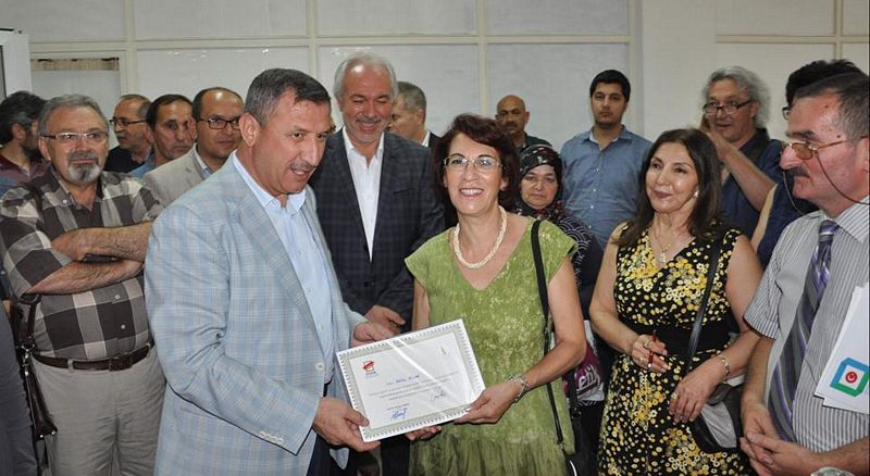 http://www.turklider.org/TR/Portals/57ad7180-c5e7-49f5-b282-c6475cdb7ee7/UserFiles/MR%20CAN%20AKIN/gesam_k%C3%BCtahya%20(5).jpg