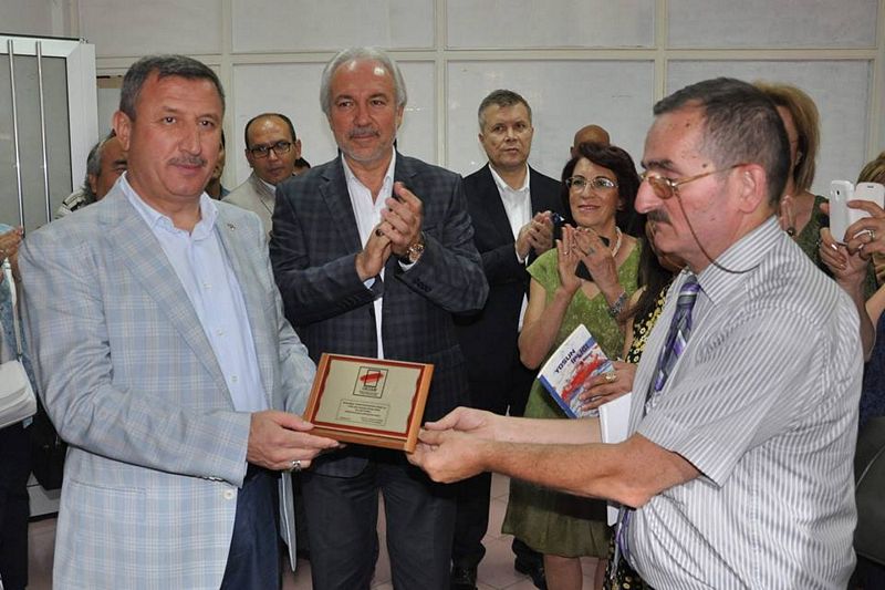 http://www.turklider.org/TR/Portals/57ad7180-c5e7-49f5-b282-c6475cdb7ee7/UserFiles/MR%20CAN%20AKIN/gesam_k%C3%BCtahya%20(65).jpg