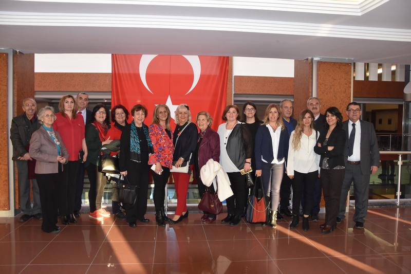 http://www.turklider.org/TR/Portals/57ad7180-c5e7-49f5-b282-c6475cdb7ee7/UserFiles/MR%20CAN%20AKIN/gesam_pamukkale_%C3%BCniversitesi_telif%20(13).JPG