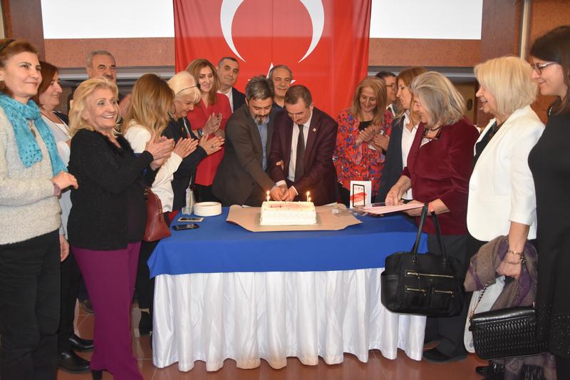 http://www.turklider.org/TR/Portals/57ad7180-c5e7-49f5-b282-c6475cdb7ee7/UserFiles/MR%20CAN%20AKIN/gesam_pamukkale_%C3%BCniversitesi_telif%20(15).JPG