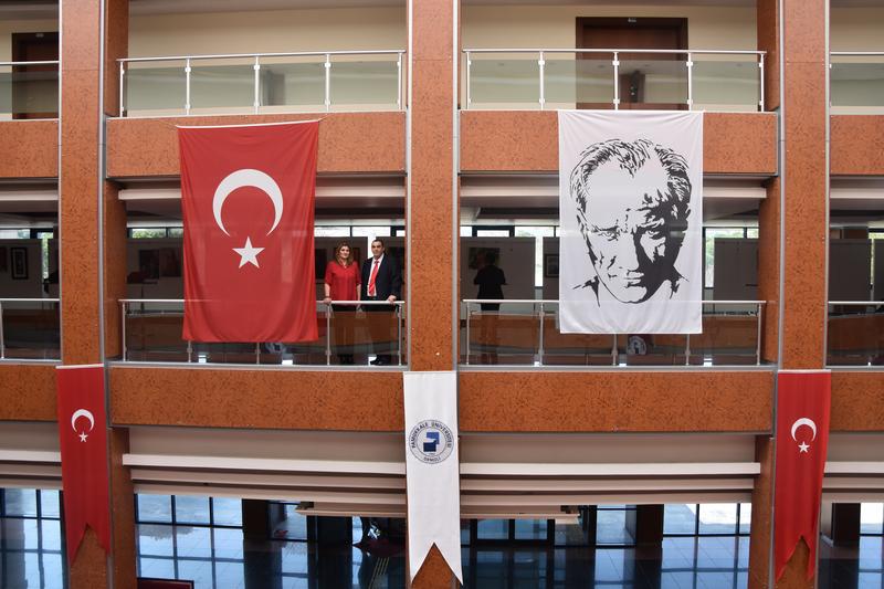 http://www.turklider.org/TR/Portals/57ad7180-c5e7-49f5-b282-c6475cdb7ee7/UserFiles/MR%20CAN%20AKIN/gesam_pamukkale_%C3%BCniversitesi_telif%20(4).JPG